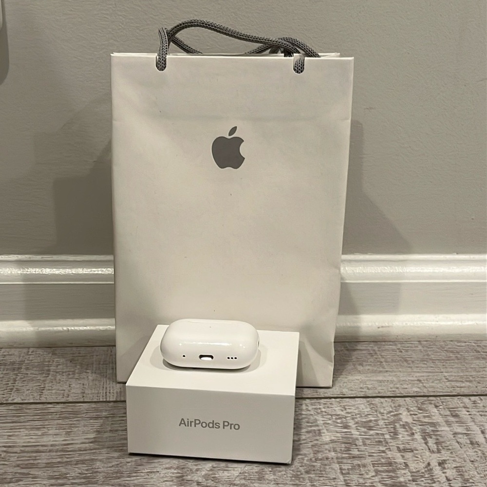 Apple AirPods Pro (Right AirPod NOT working)